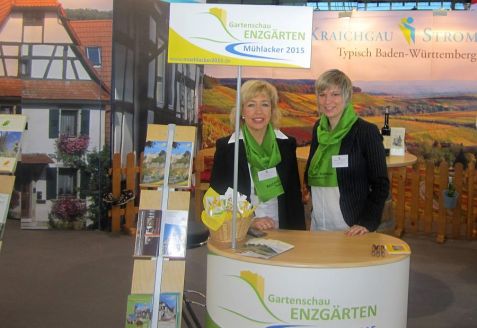 Helga Wagner (l.) und Larissa Stadler auf der CMT