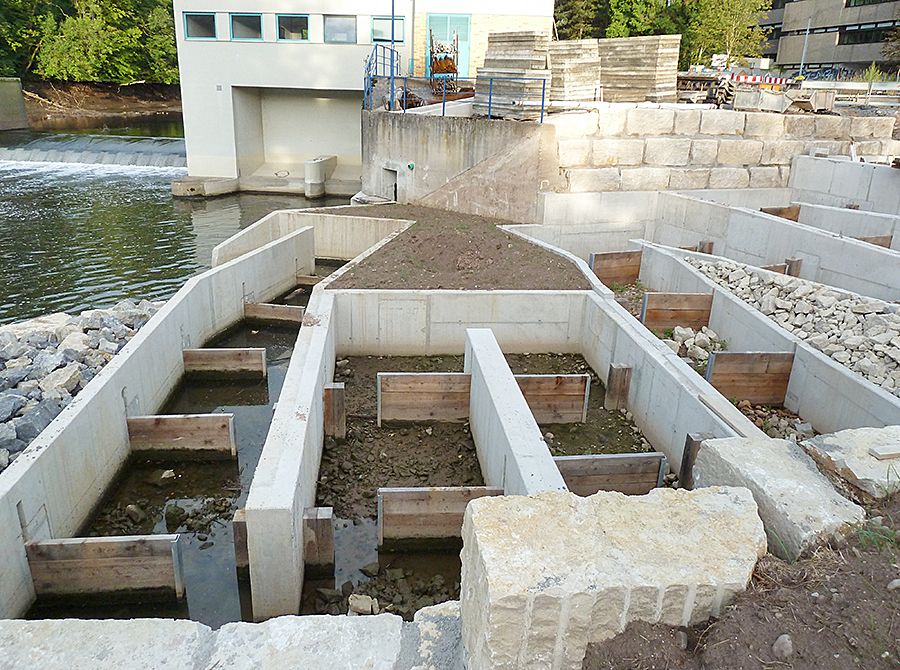 Am 27.8.2012 wurde am Wehr das Wasser abgelassen für die Anschlussarbeiten im oberen Bereich.