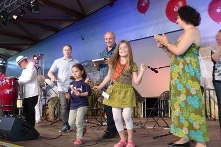 Der Lienzinger Gitarrenclub lud das Publikum an mit lateinamerikanischen Rhythmen auf die Bühne