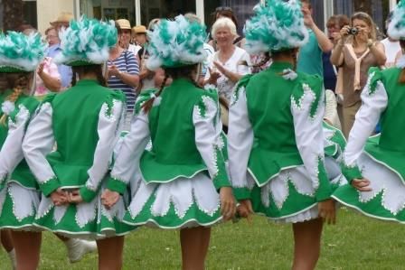 Fetziger Programmpunkt: Die Tanzgarde des Tiefenbronner Carnevalsvereins